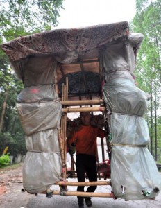 Salesmanarriehisportablehouse4_g